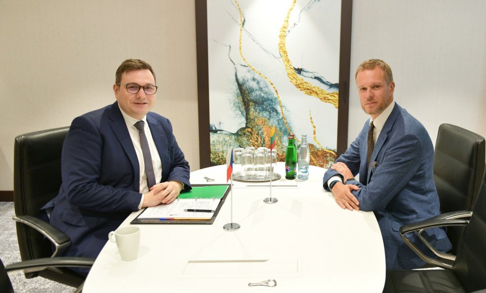Čekijos ir Lietuvos ministrai patvirtino partnerystę regioniniam saugumui ir europinėms vertybėms...