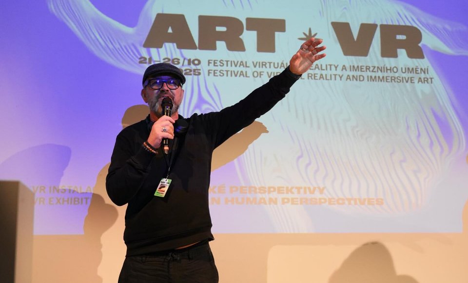 Virtualios realybės festivalyje Prahoje apdovanotas lietuvių kūrėjų patirtis „Pasaulių sutvėrimas“ 
